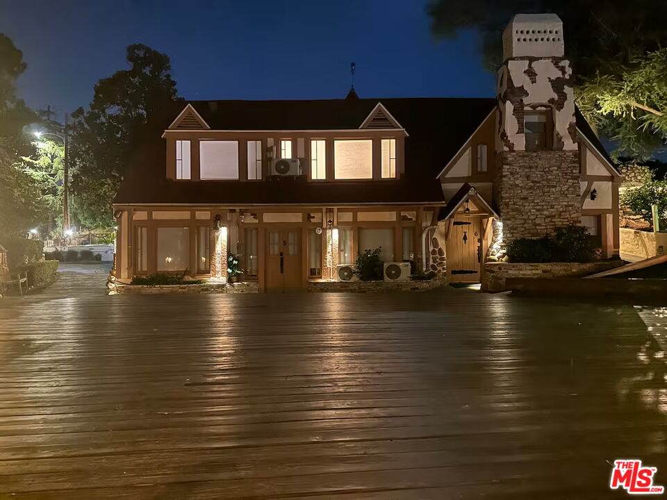 23031 8th St - Photo 1