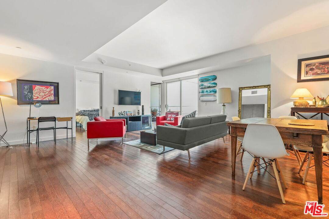 6250 Hollywood Blvd - Photo 1