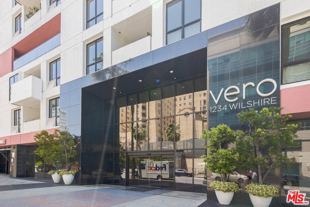 1234 Wilshire Blvd - Photo 1