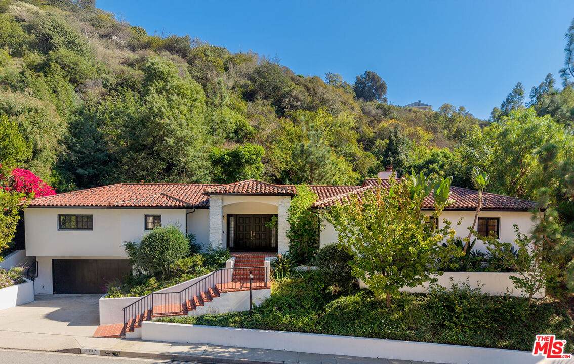 1132 Chantilly Rd - Photo 1