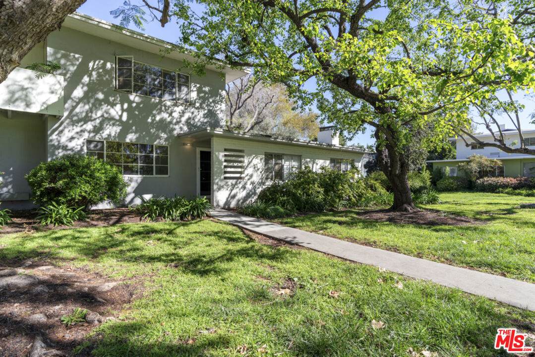 5165 Village Grn - Photo 1