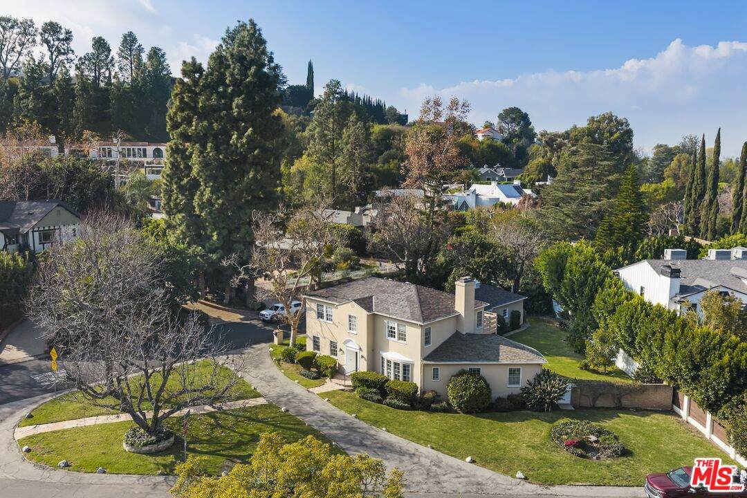 3920 Longridge Ave - Photo 1