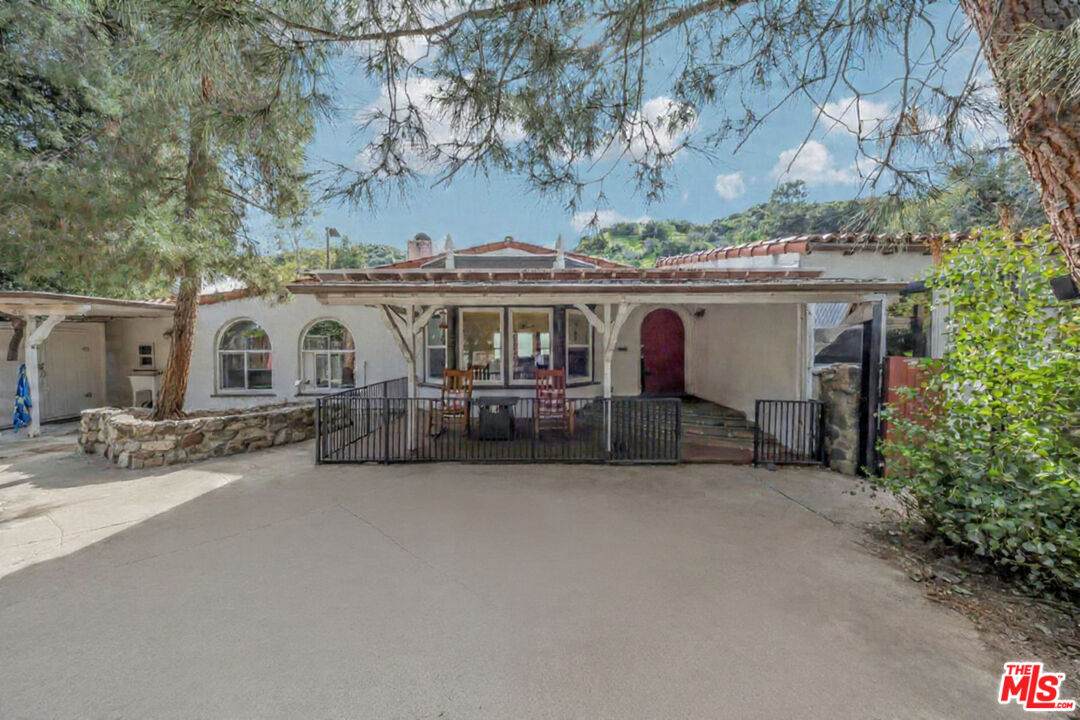 8600 La Tuna Canyon Rd - Photo 1