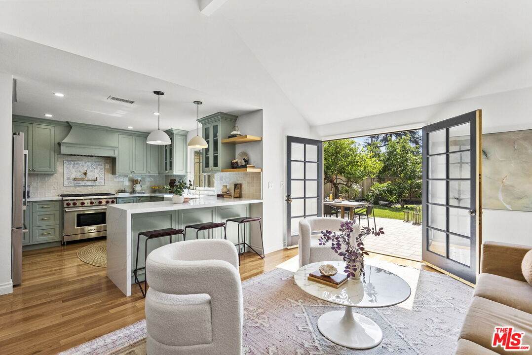 744 New York Dr - Photo 1