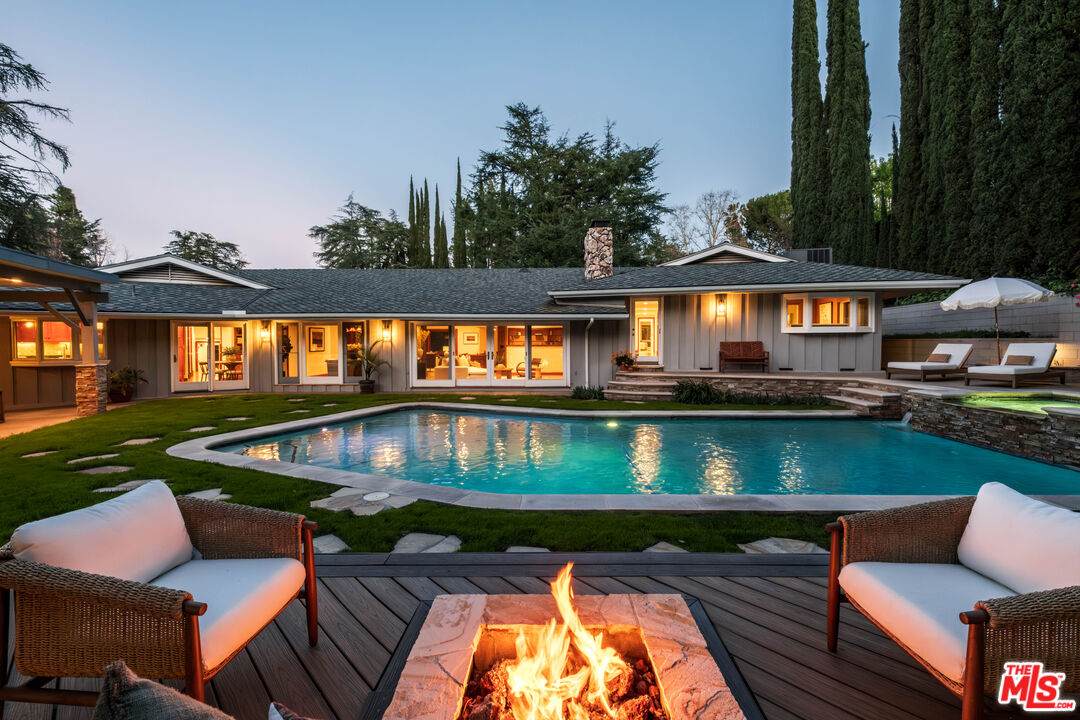 4975 Queen Florence Ln - Photo 1