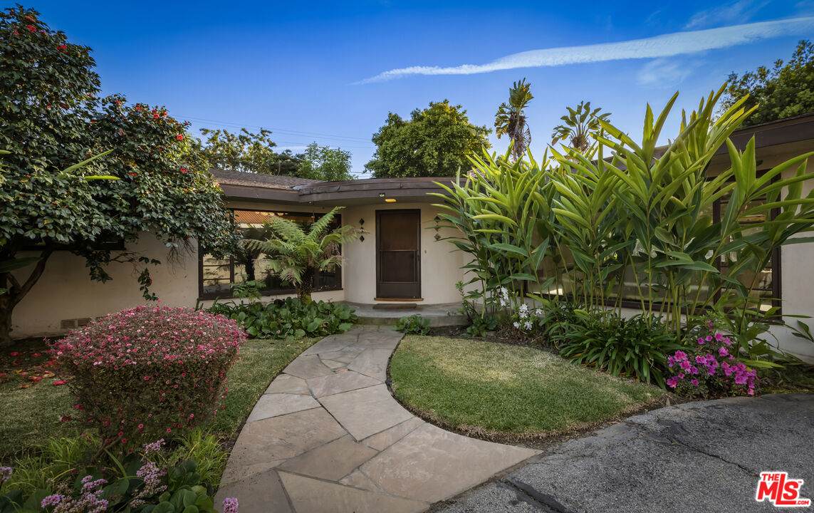 2334 3rd Ave - Photo 1