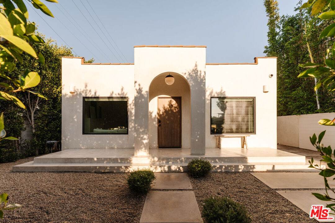 2418 Walnut Ave - Photo 1