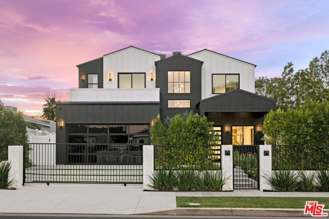 5741 Newcastle Ave - Photo 1