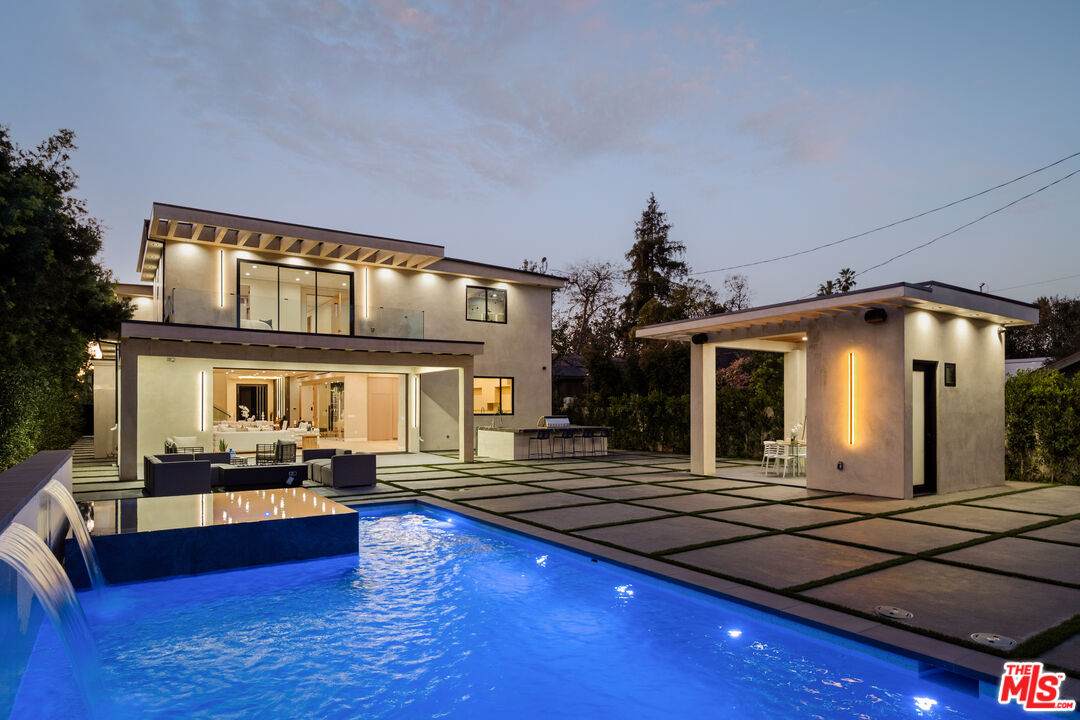 4528 Matilija Ave - Photo 1