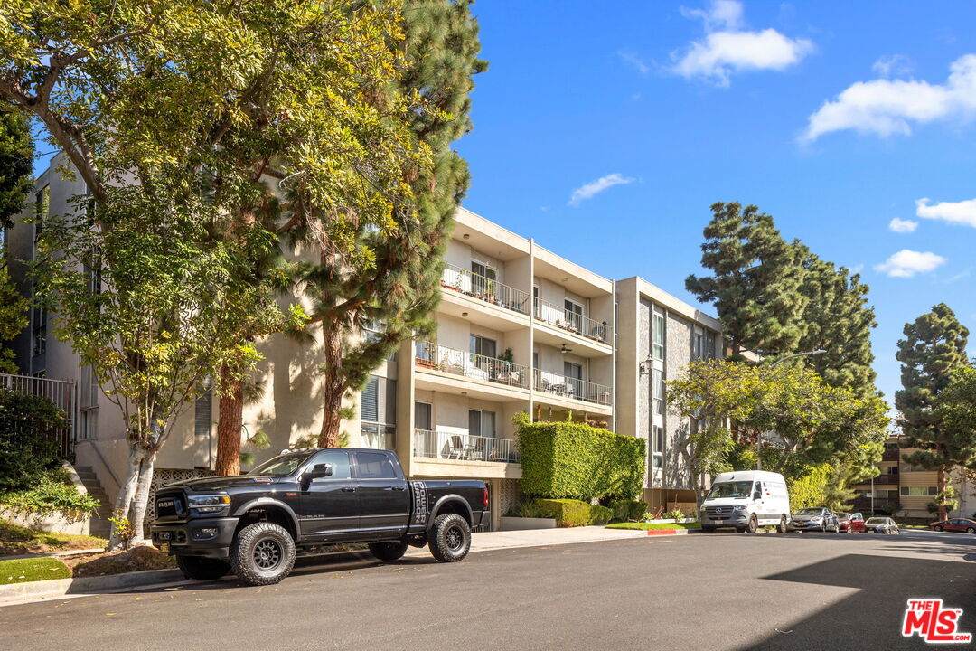 5625 Windsor Way - Photo 1
