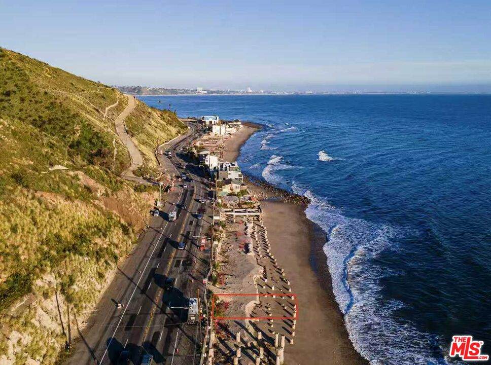 19050 Pacific Coast Hwy - Photo 1