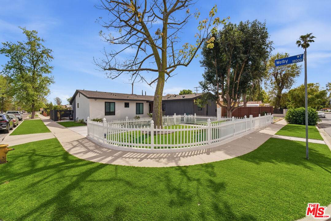 6724 Hesperia Ave - Photo 1