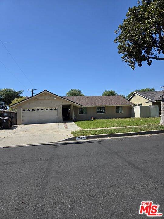 2207 Braeburn Ave - Photo 1