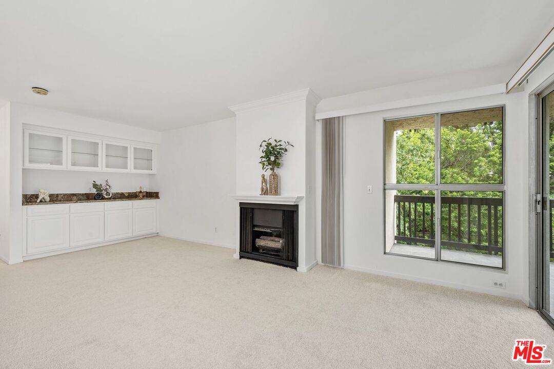 1211 Raintree Cir - Photo 1