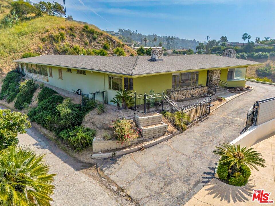 1682 Larco Way - Photo 1