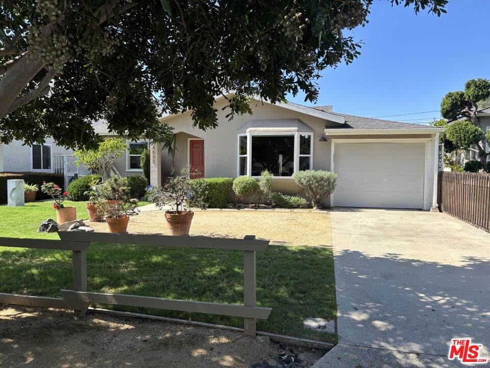 3533 Kelton Ave - Photo 1