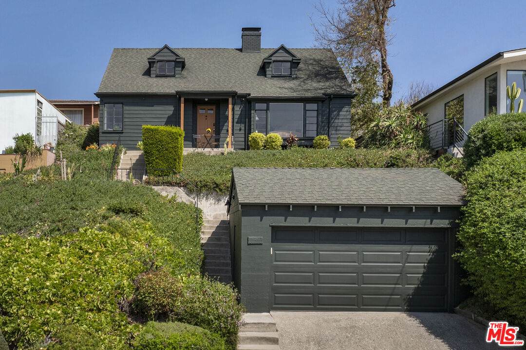 2502 Armstrong Ave - Photo 1