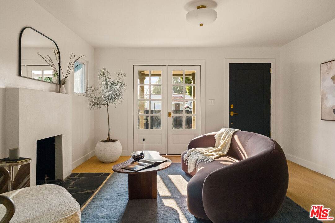 2916 Hillcrest Dr - Photo 1