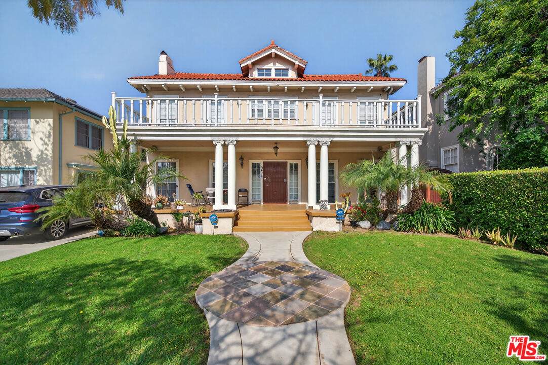 867 Bronson Ave - Photo 1