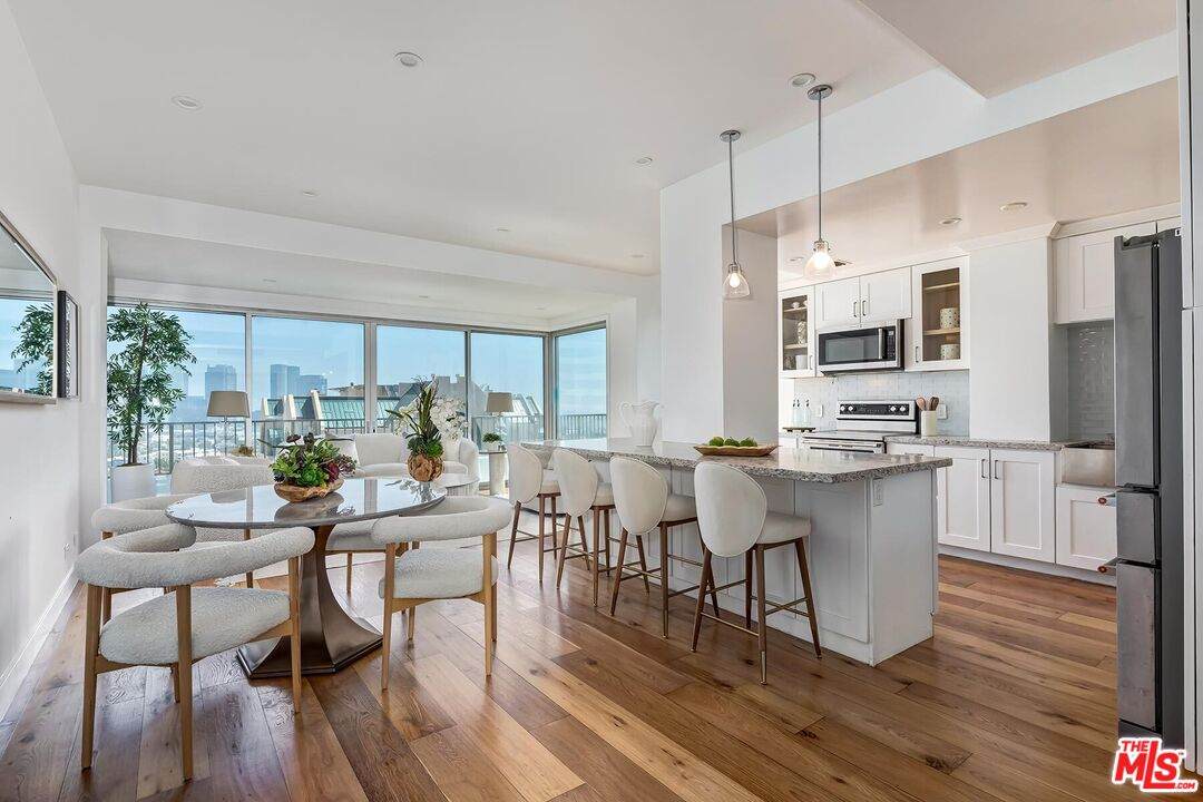 10501 Wilshire Blvd - Photo 1