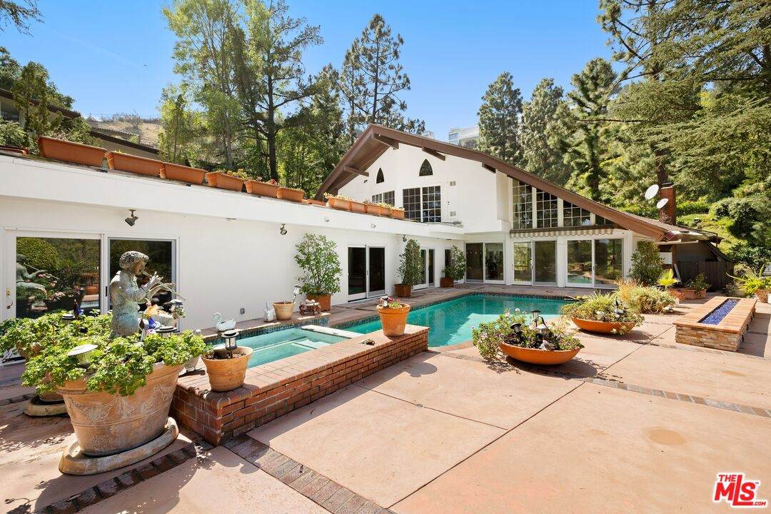 1727 Stone Canyon Rd - Photo 1