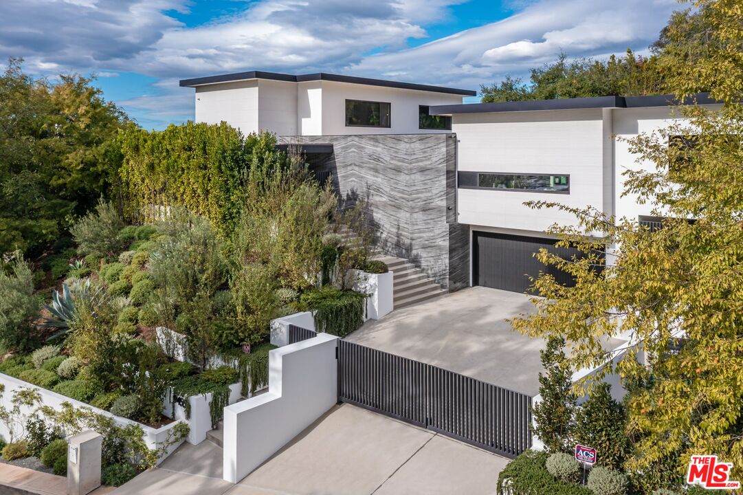 9455 Eden Dr - Photo 1