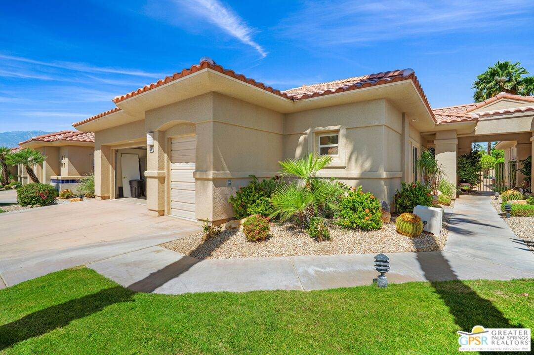 154 Kavenish Dr - Photo 1