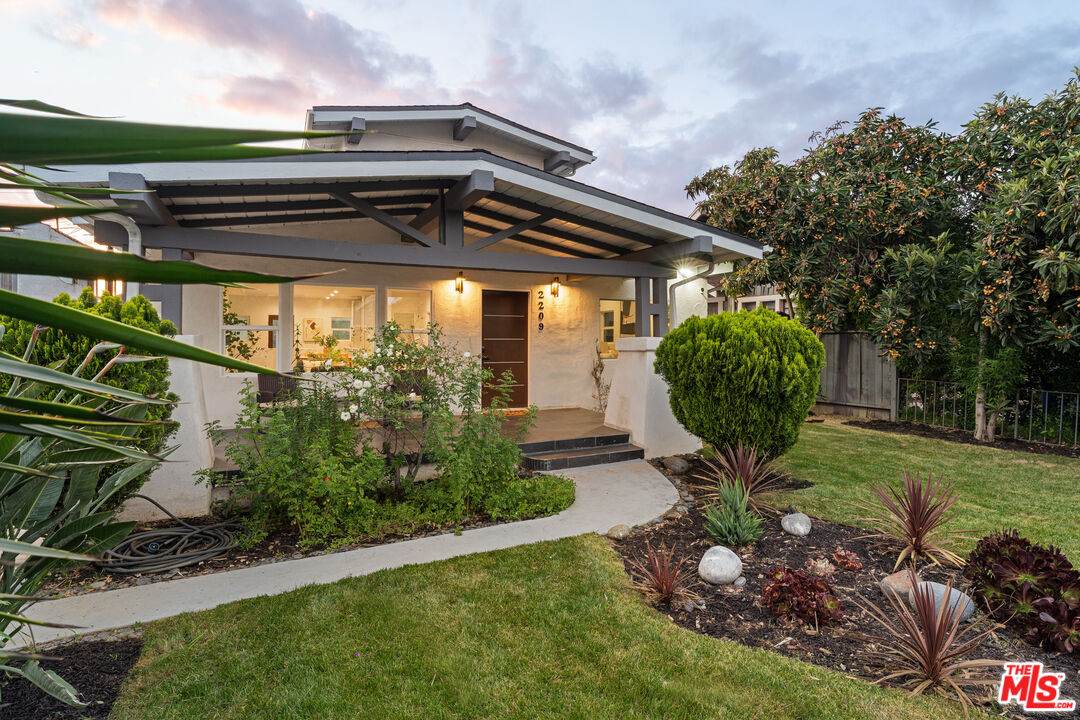 2209 West Blvd - Photo 1