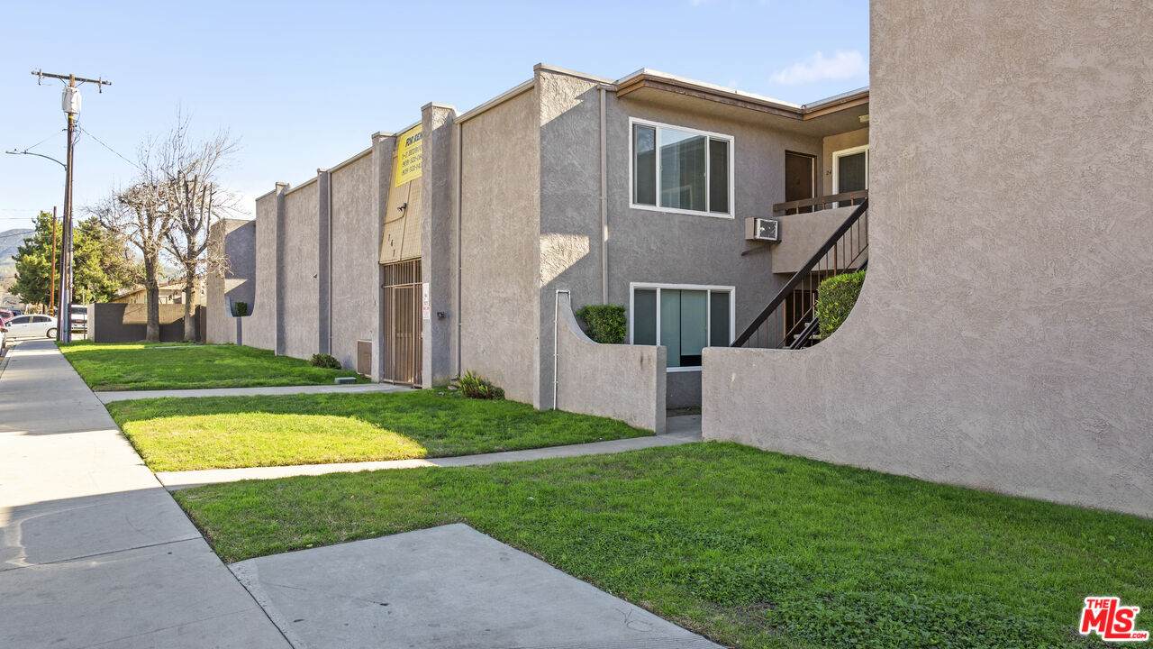 141 42nd St - Photo 1