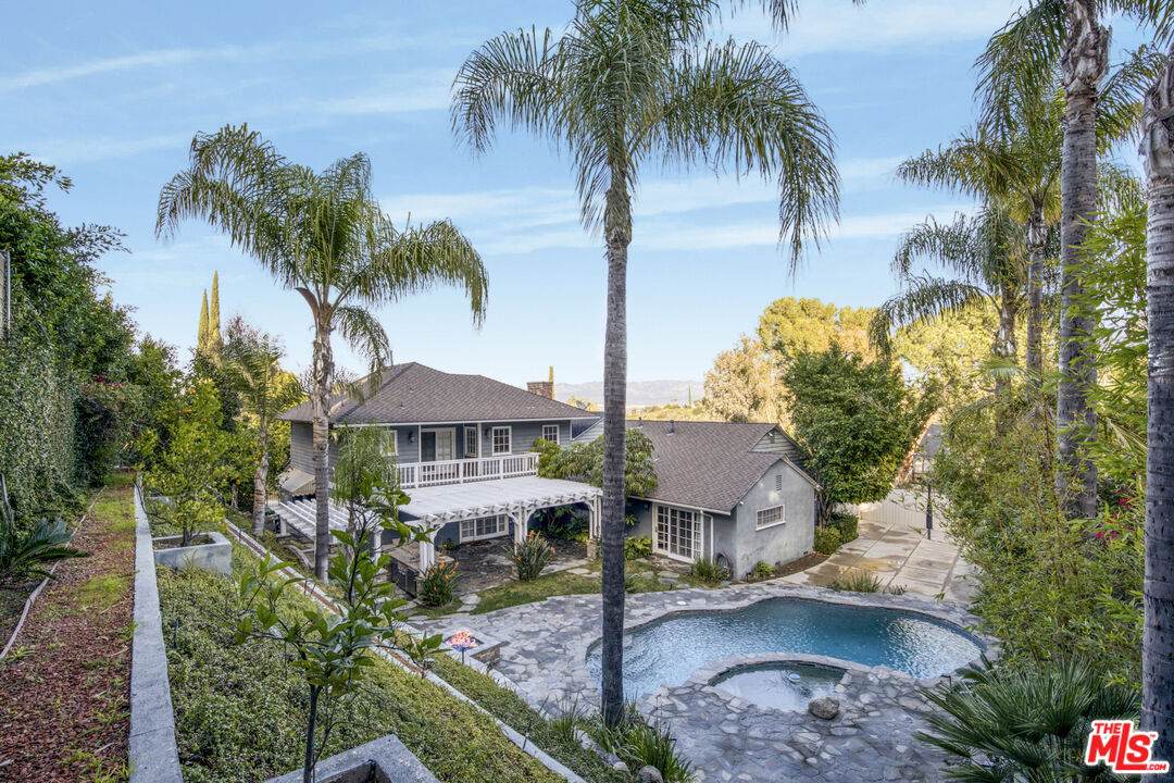 3690 Crownridge Dr - Photo 1