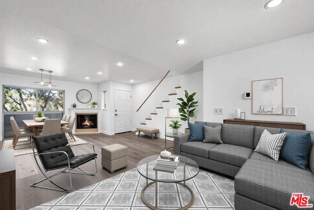 13340 Burbank Blvd - Photo 1