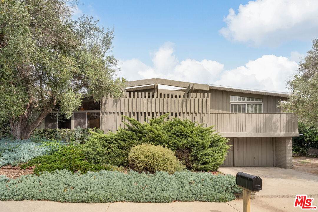 2320 Westridge Rd - Photo 1