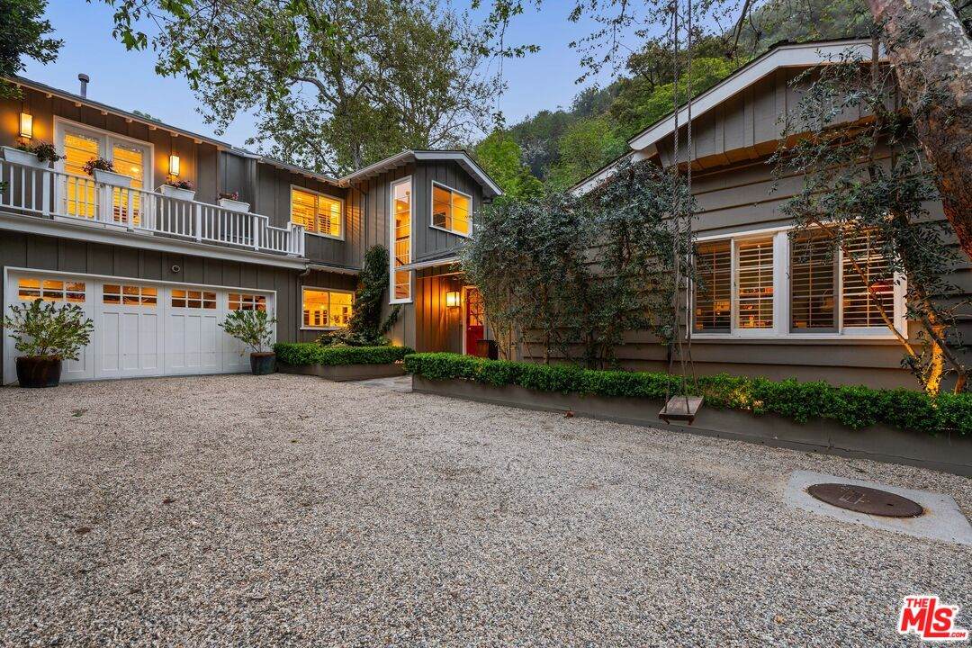 3354 Mandeville Canyon Rd - Photo 1