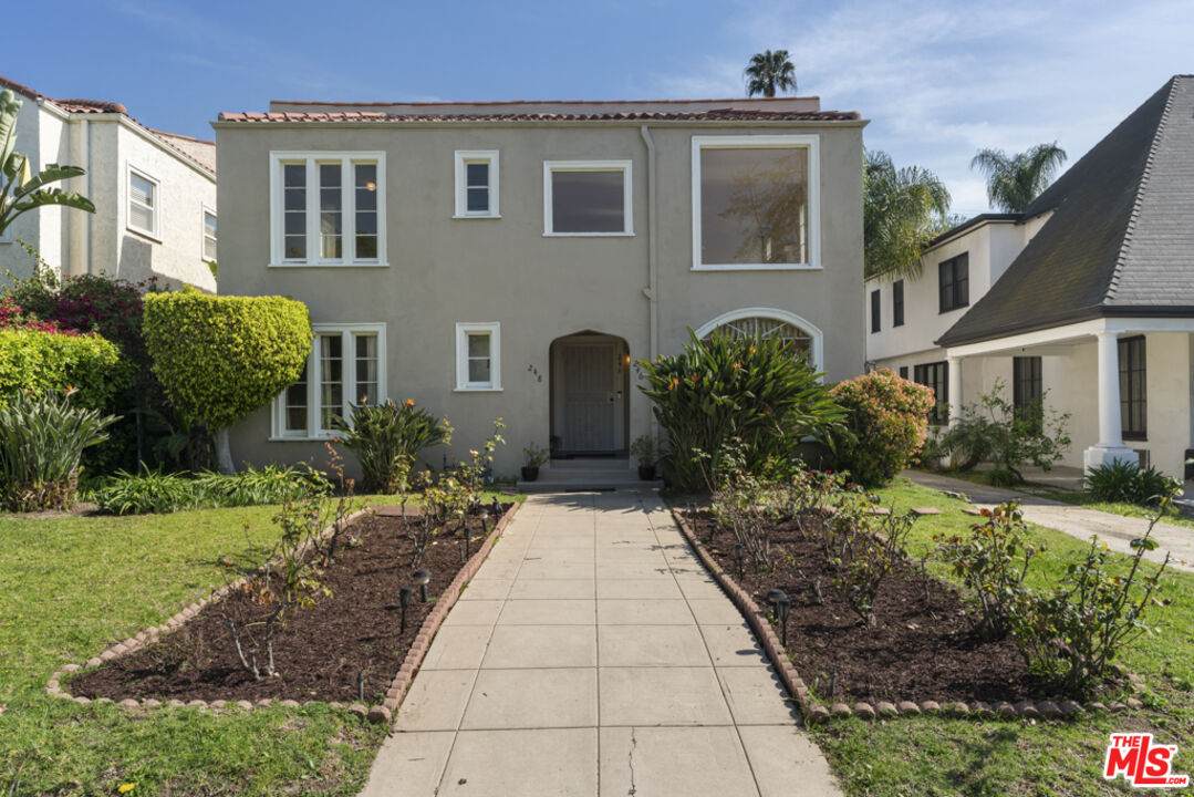 246 Irving Blvd - Photo 1