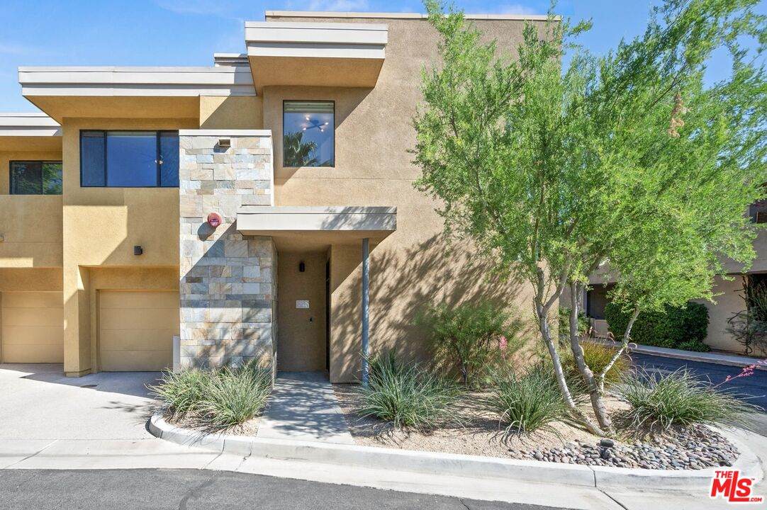 910 Palm Canyon Dr - Photo 1