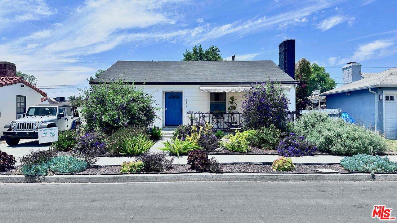 3801 Sutro Ave - Photo 1