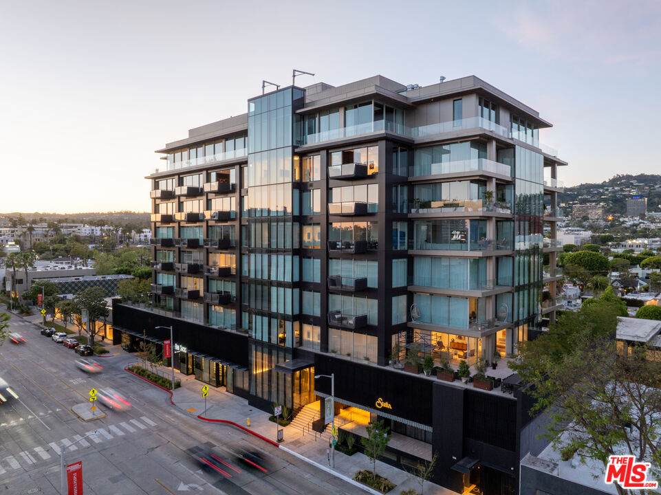 8899 Beverly Blvd - Photo 1