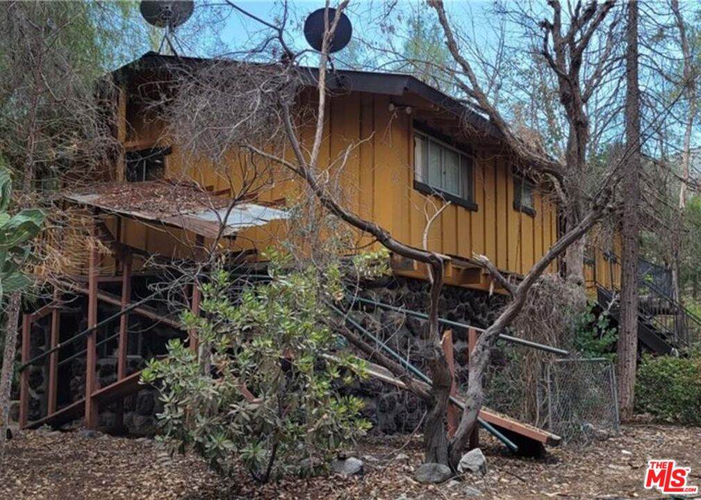 16091 Cajon Blvd - Photo 1