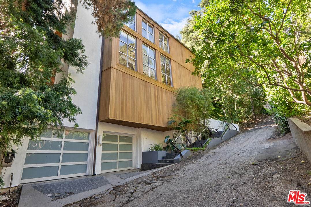 9976 Westwanda Dr - Photo 1