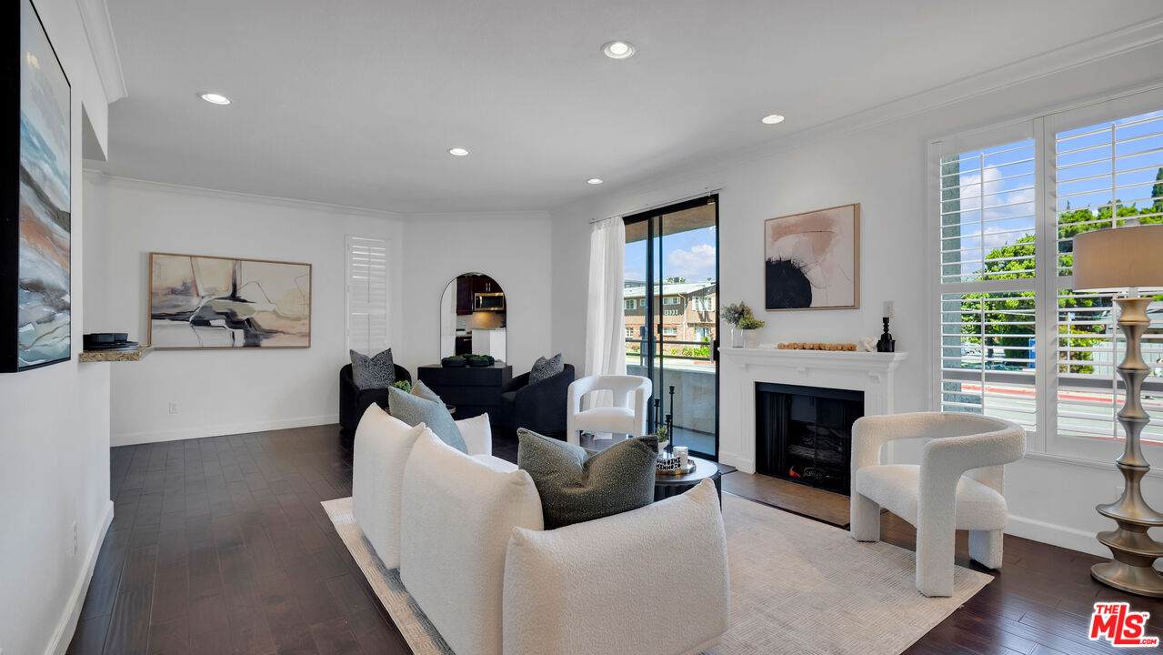 13920 Moorpark St - Photo 1