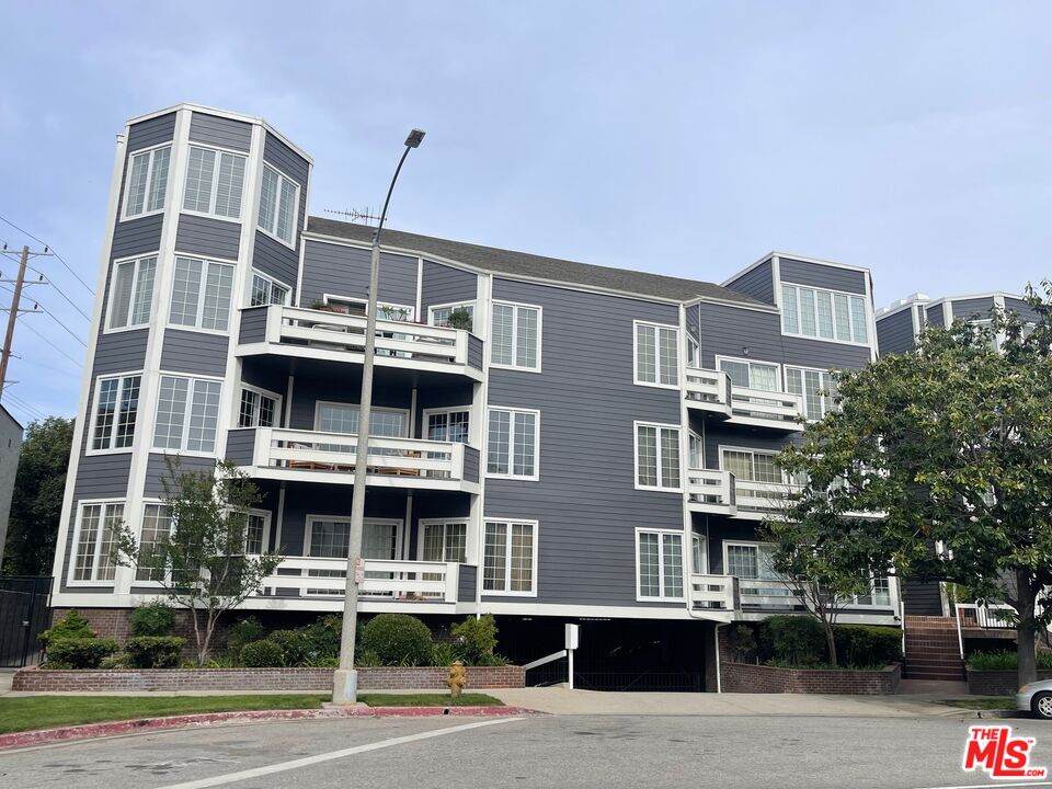 1840 Veteran Ave - Photo 1