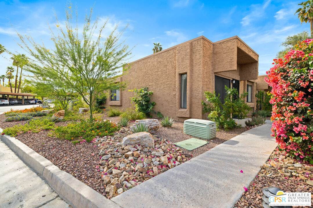 2400 Los Coyotes Dr - Photo 1