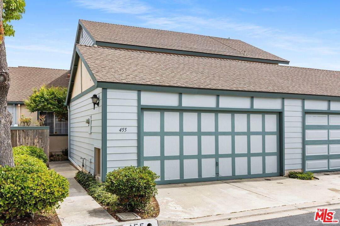 455 Bancroft Gln - Photo 1