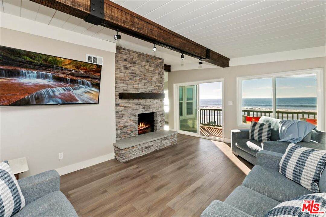 1610 Seacoast Dr - Photo 1