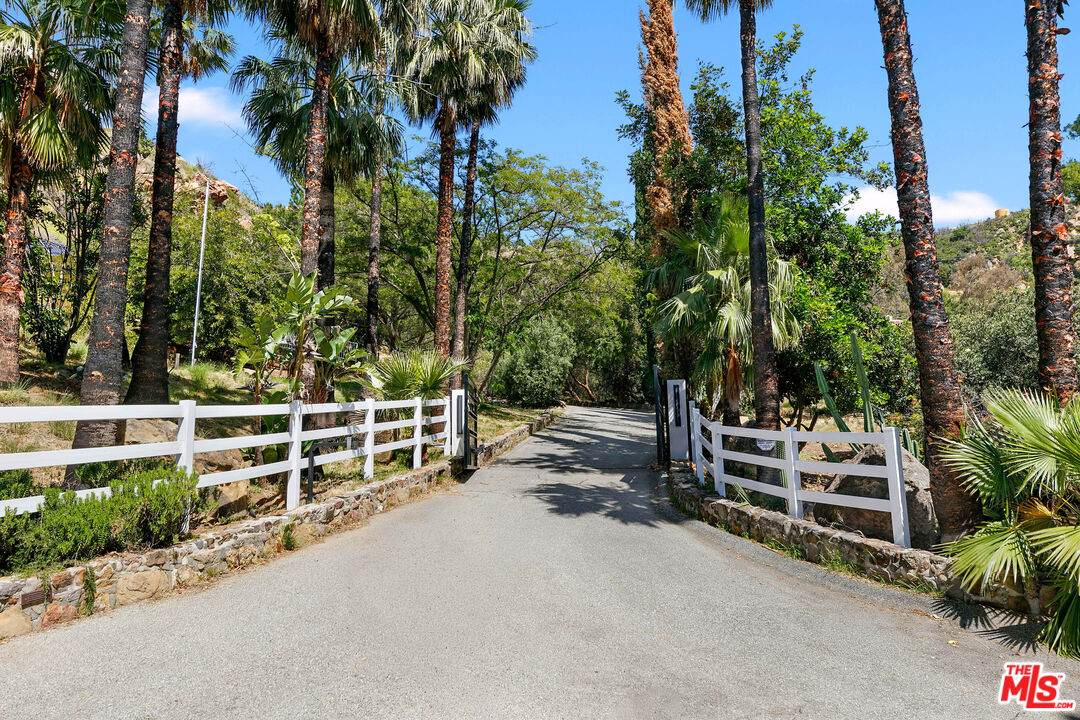 260 Loma Metisse Rd - Photo 1