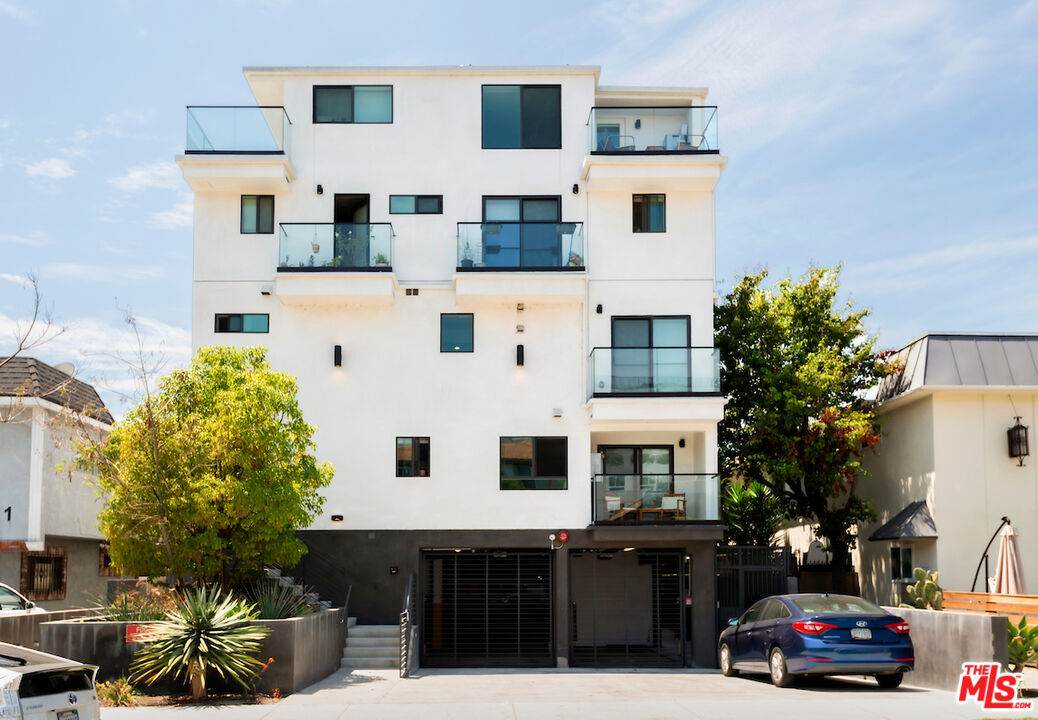 3667 Mentone Ave - Photo 1