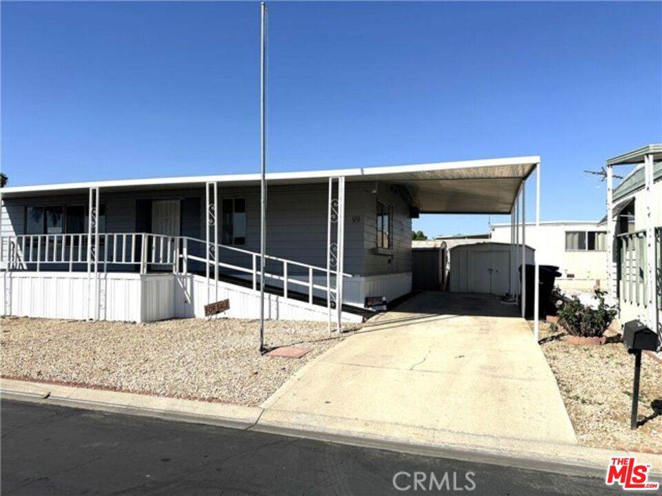 9391 California Ave - Photo 1