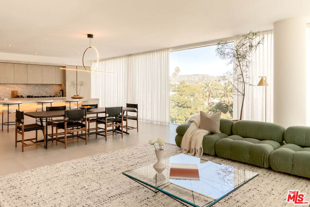 9200 Wilshire Blvd - Photo 1