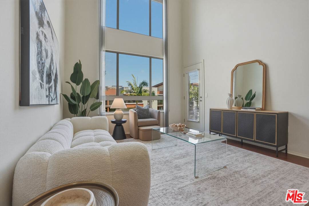 100 Alameda St - Photo 1