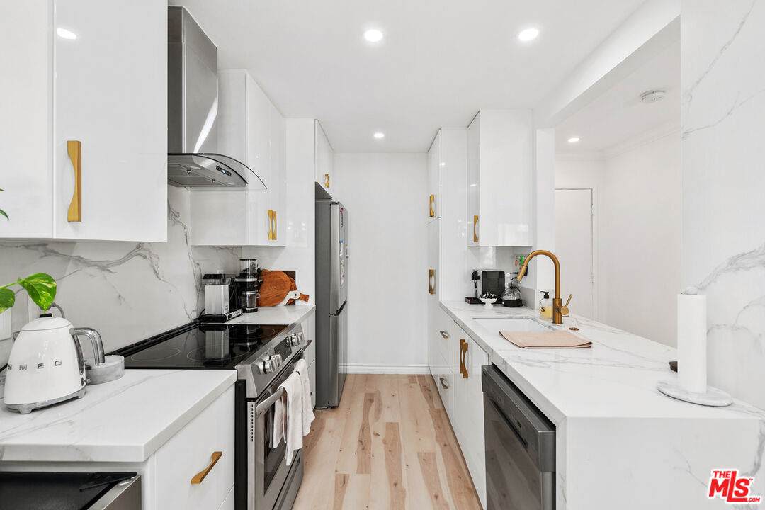 1222 Olive Dr - Photo 1